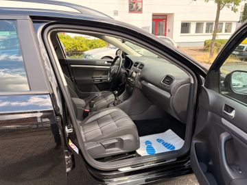 Volkswagen Golf - 6