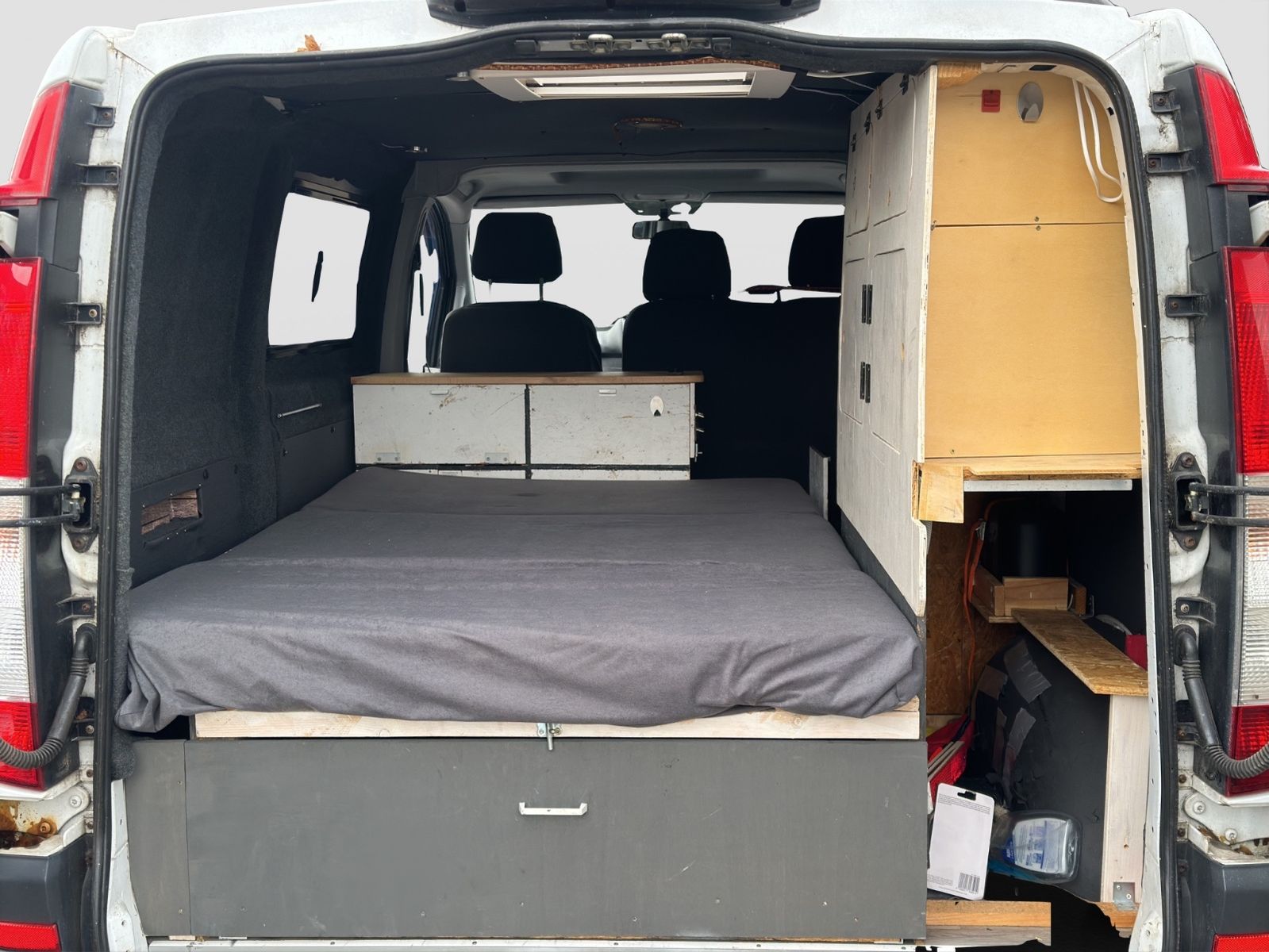Fahrzeugabbildung Mercedes-Benz Vito Mixto 109 CDI/Camper/Solar/TÜV-Neu/Dachluke