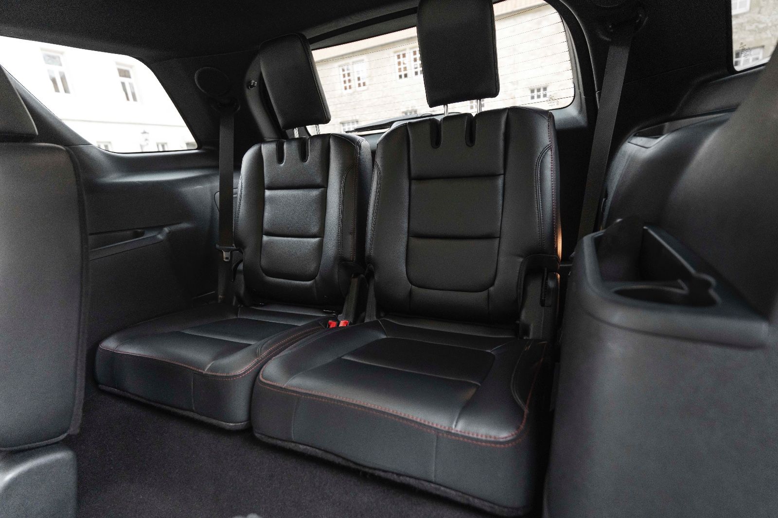 Fahrzeugabbildung Ford Explorer 3,5l 4x4 Sport KAM 6SITZER M+S ACC AHK