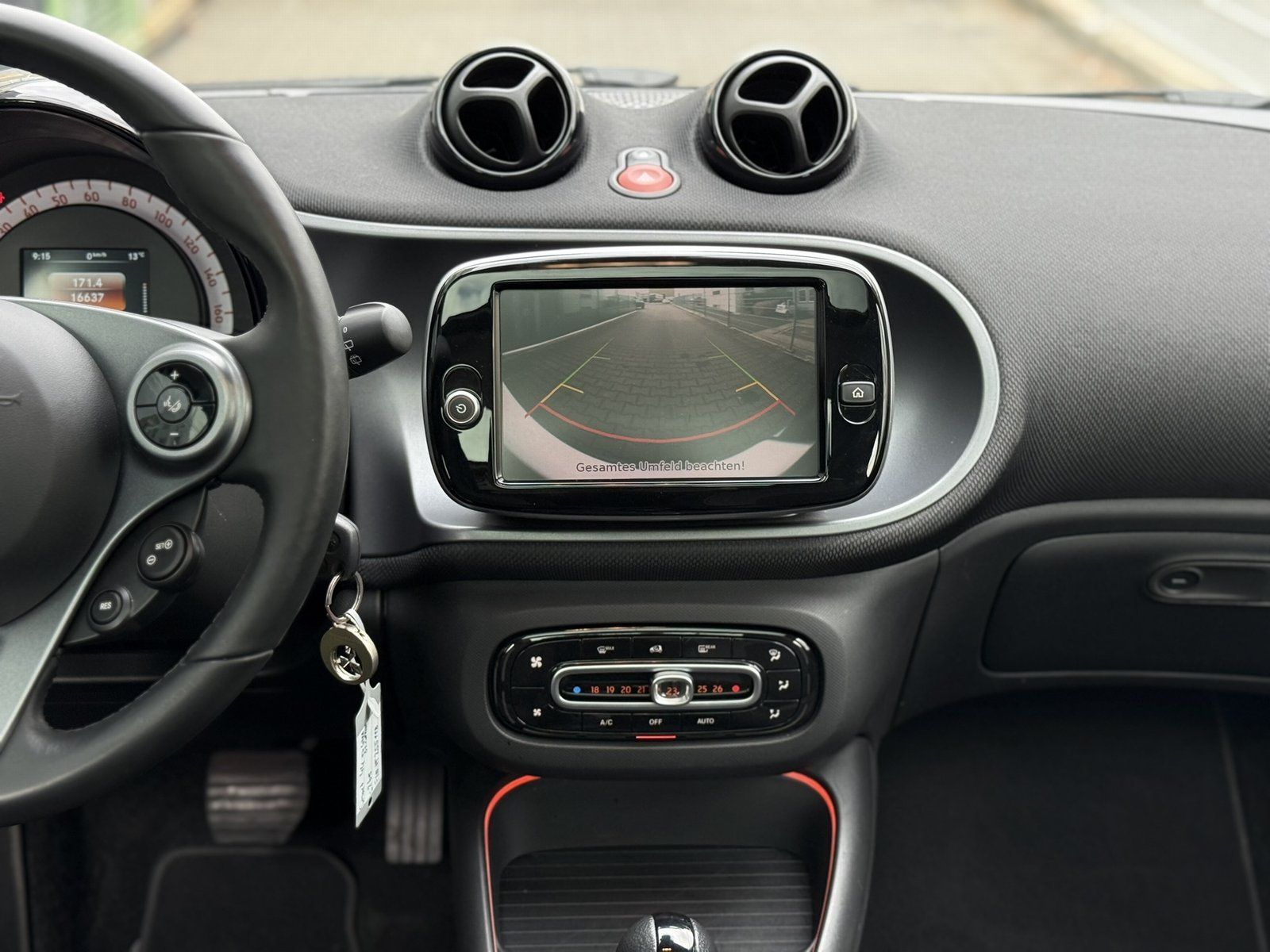 Fahrzeugabbildung Smart EQ passion PANO*AMBIENTE*LED*KAMERA*22kWLader*