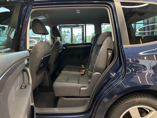 MYAUTOCENTER – Gebraucht- und Jahreswagen mit Werkstattservice in Pfaffenhofen Volkswagen Touran Comfortline *7-SITZER*2-ZONEN*TEMPO*