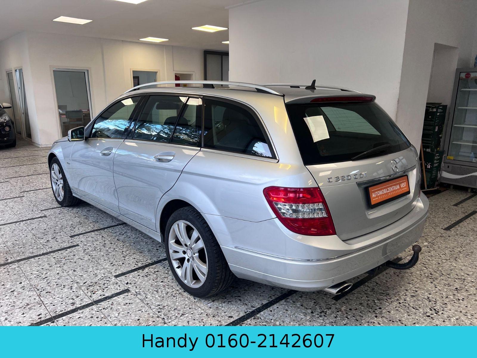 Mercedes-Benz C320 2009 — photo 11
