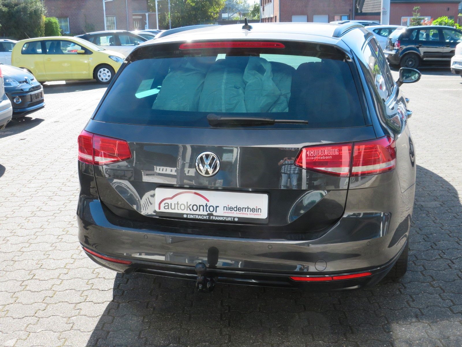 Fahrzeugabbildung Volkswagen Passat Variant Comfortline 2.0TDI NAVI AHK 1.HD