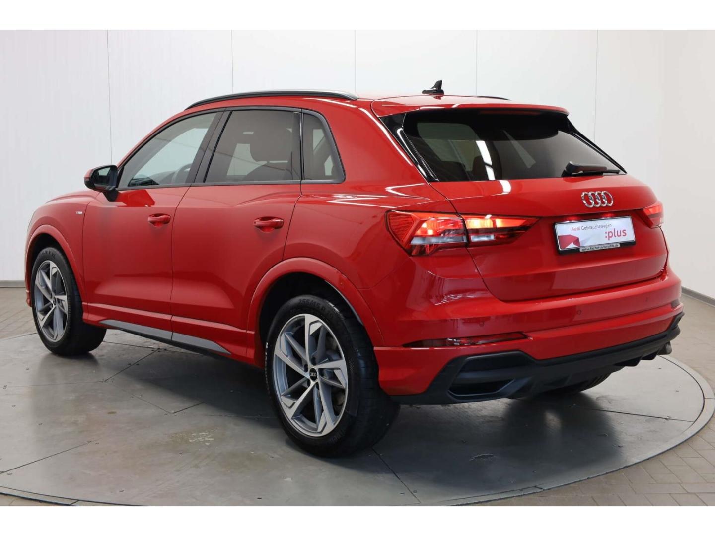 Audi Q3 35 TFSI S line S-Tronic AHK/NAV/PDC+/19'', миниатюра 4