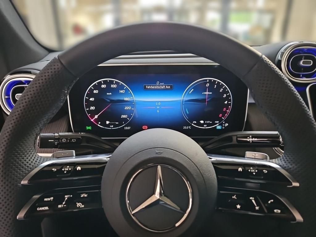 Fahrzeugabbildung Mercedes-Benz GLC 300 de 4M +AMG+AHK+AIRMATIC+DIGI+HEAD+PANO++
