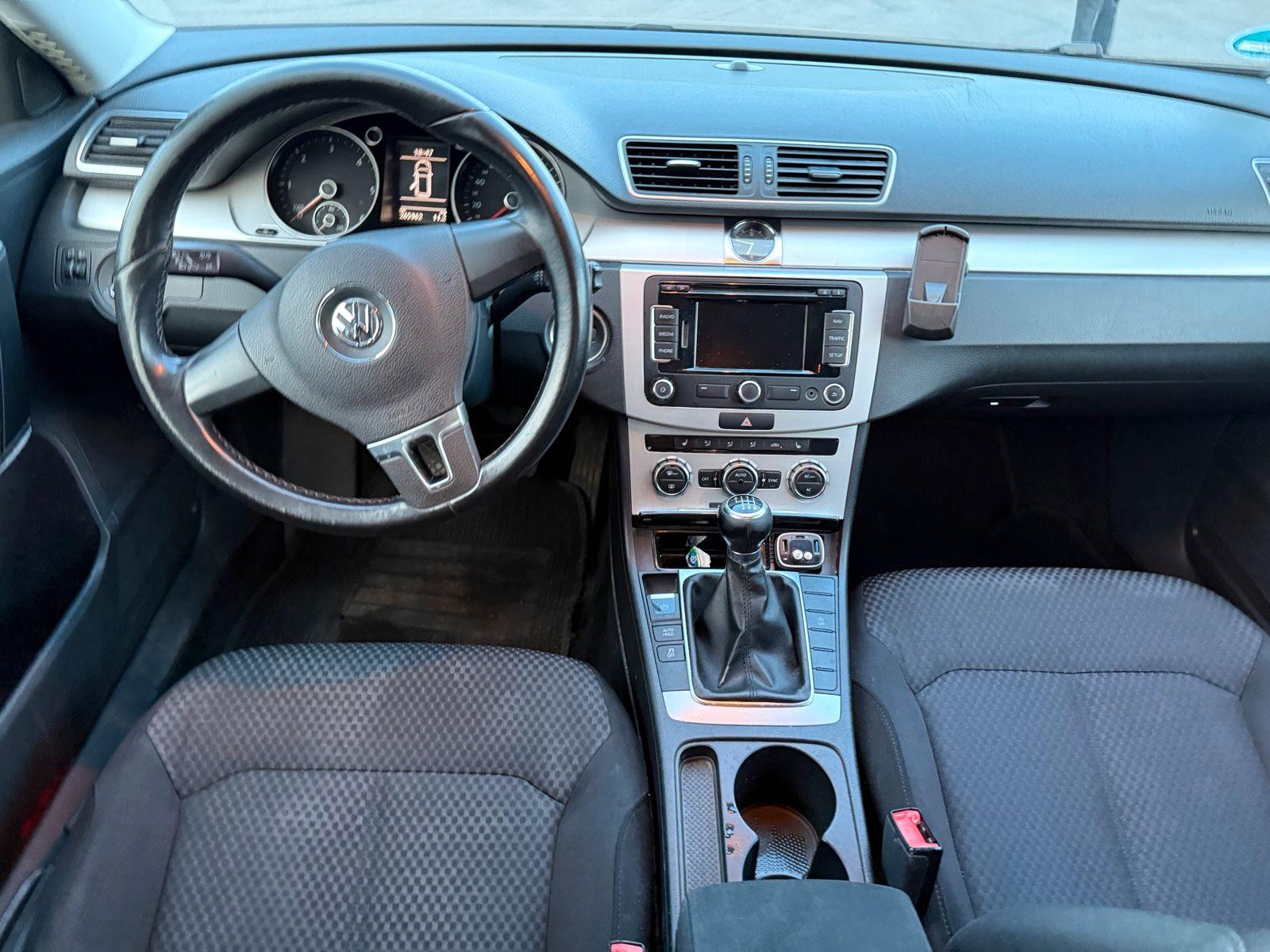 Volkswagen Passat 2012 — photo 9