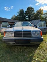 Mercedes-Benz Mercedes E200 W124 mit wenig Kilometern - gebrauchte Mercedes-Benz E 200 aus dem Jahr 1993
