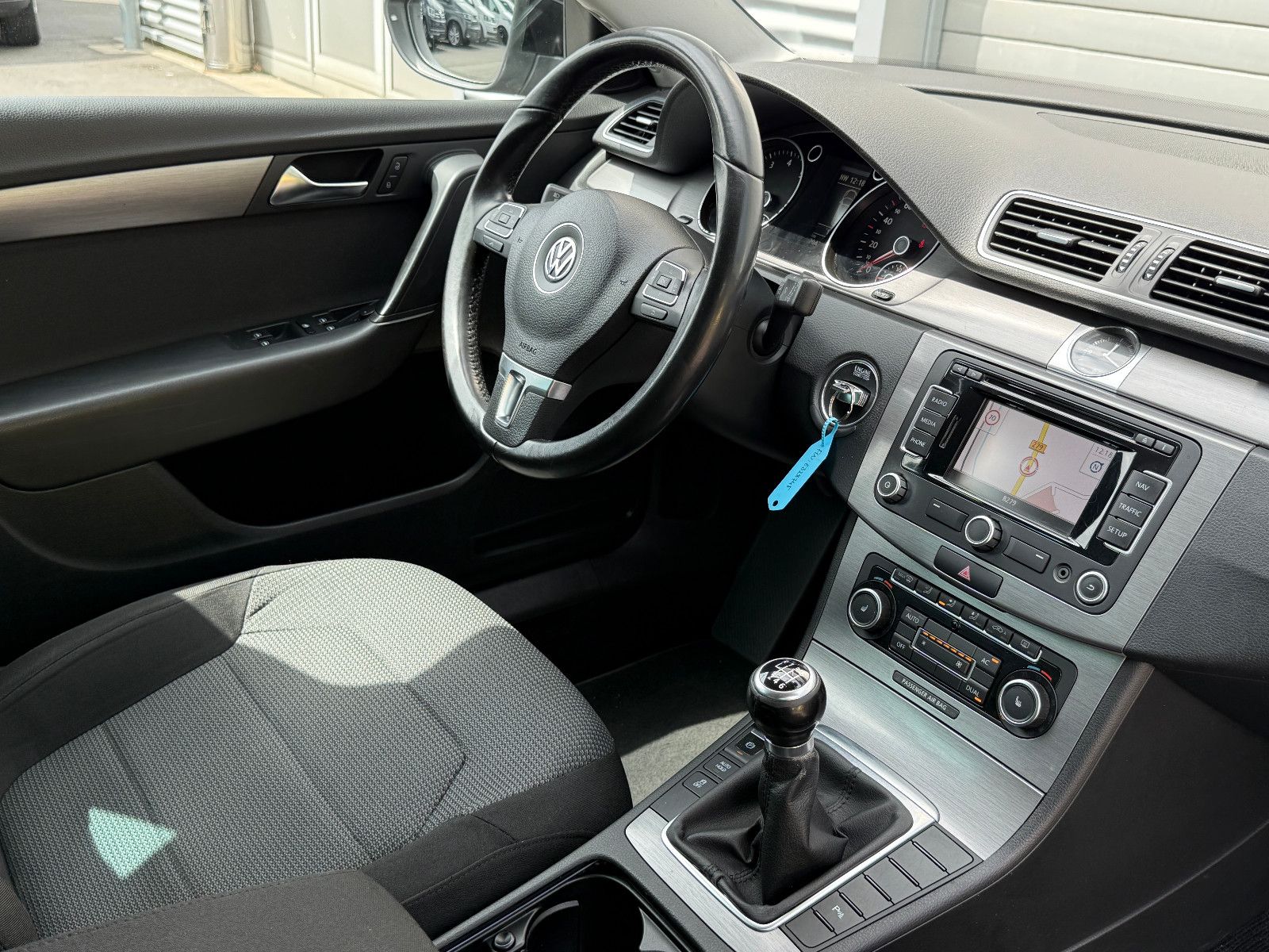 Fahrzeugabbildung Volkswagen Passat Variant Comfortline 1.8 TSI AHK GRA Navi