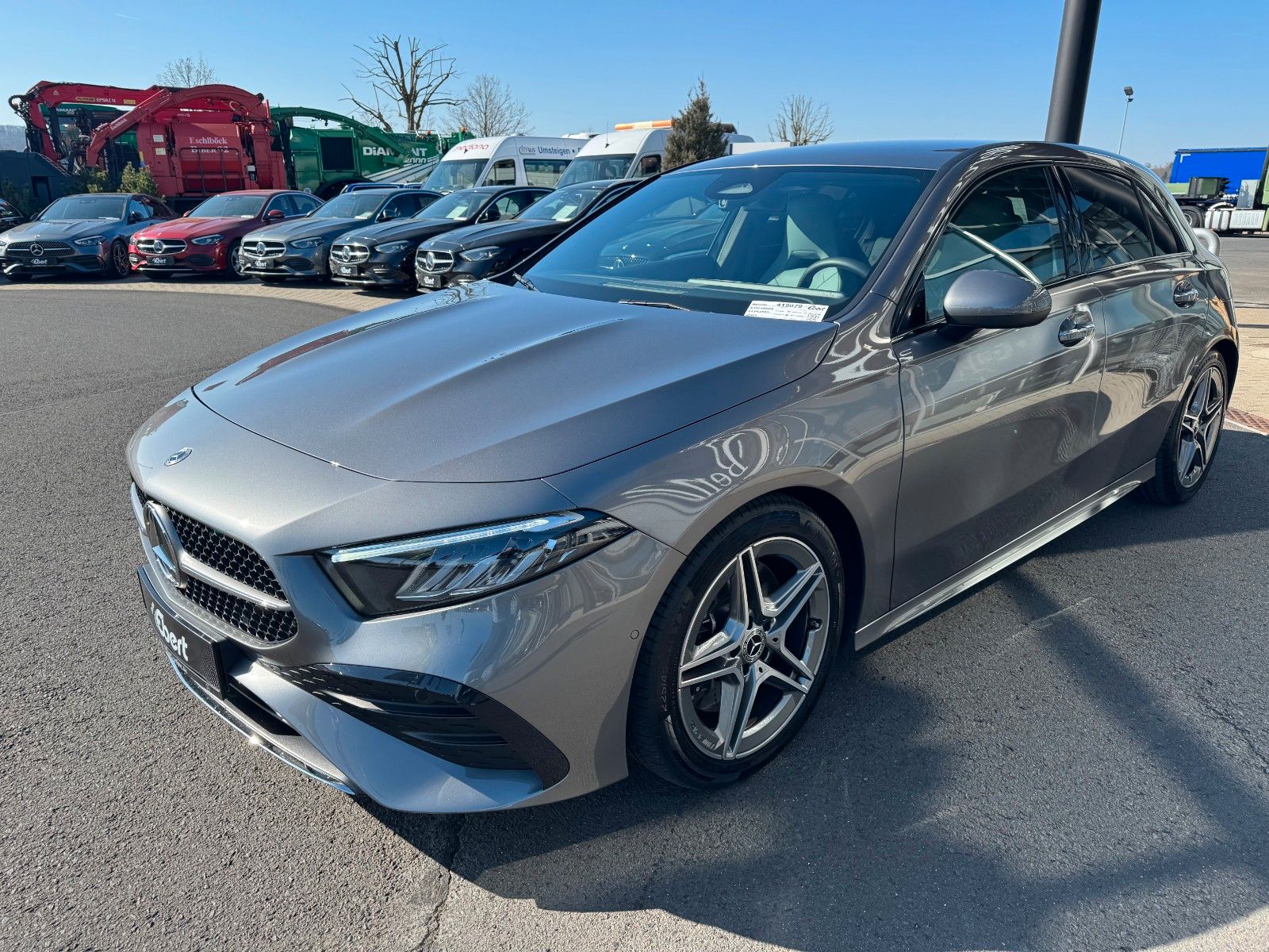 Fahrzeugabbildung Mercedes-Benz A 250 4Matic+AMG+AHK+Ambiente+RKF+Leder