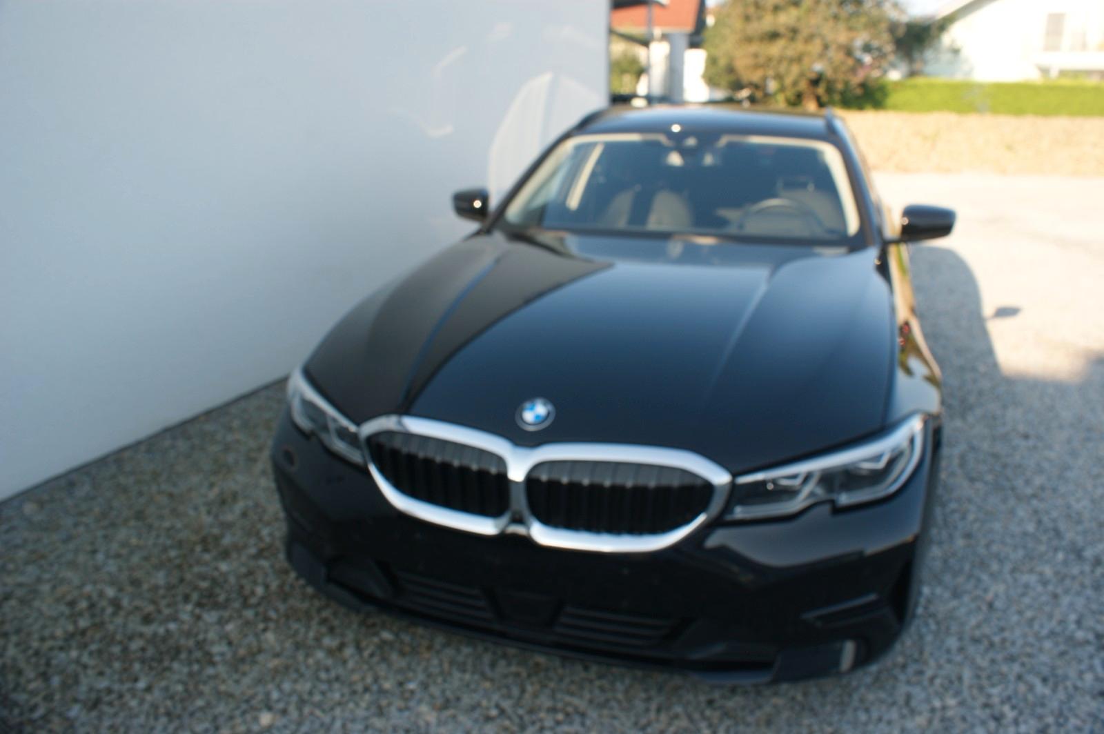 BMW 320dA touring , AHK,Head up, Komfortzugang,Stand
