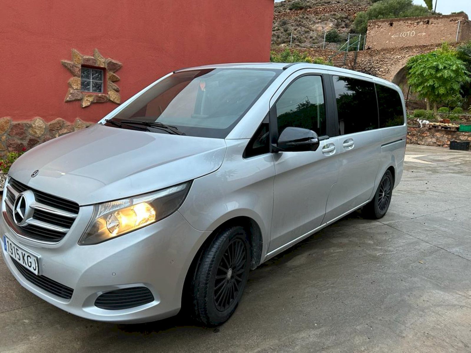 MERCEDES-BENZ V 220 d Aut. AVANTGARDE EDITION lang AVANTGA...