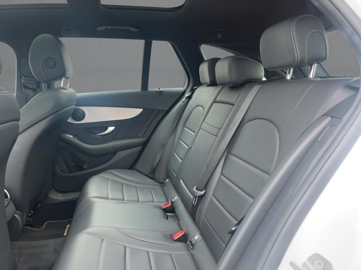 Fahrzeugabbildung Mercedes-Benz C 180 T-Modell AMG/Pano/Kamera/LED/AHK