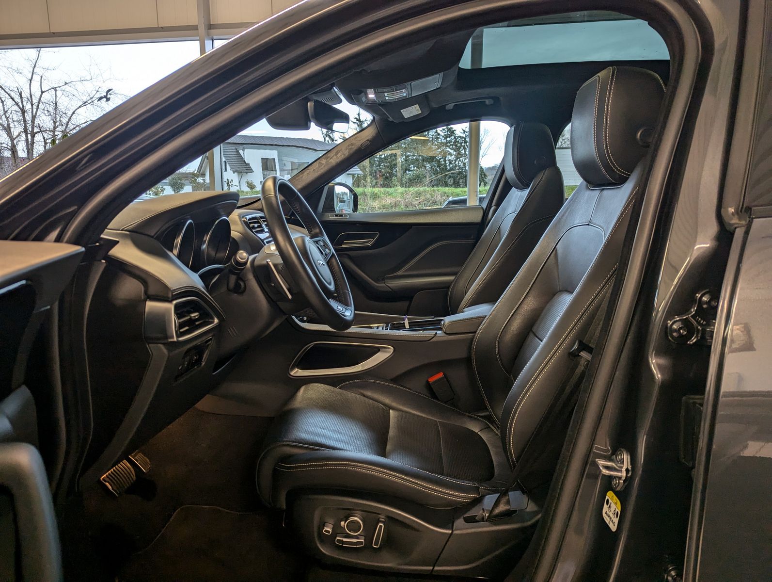 Fahrzeugabbildung Jaguar F-PACE R-Sport AWD Black LED+ PanoACC 22"