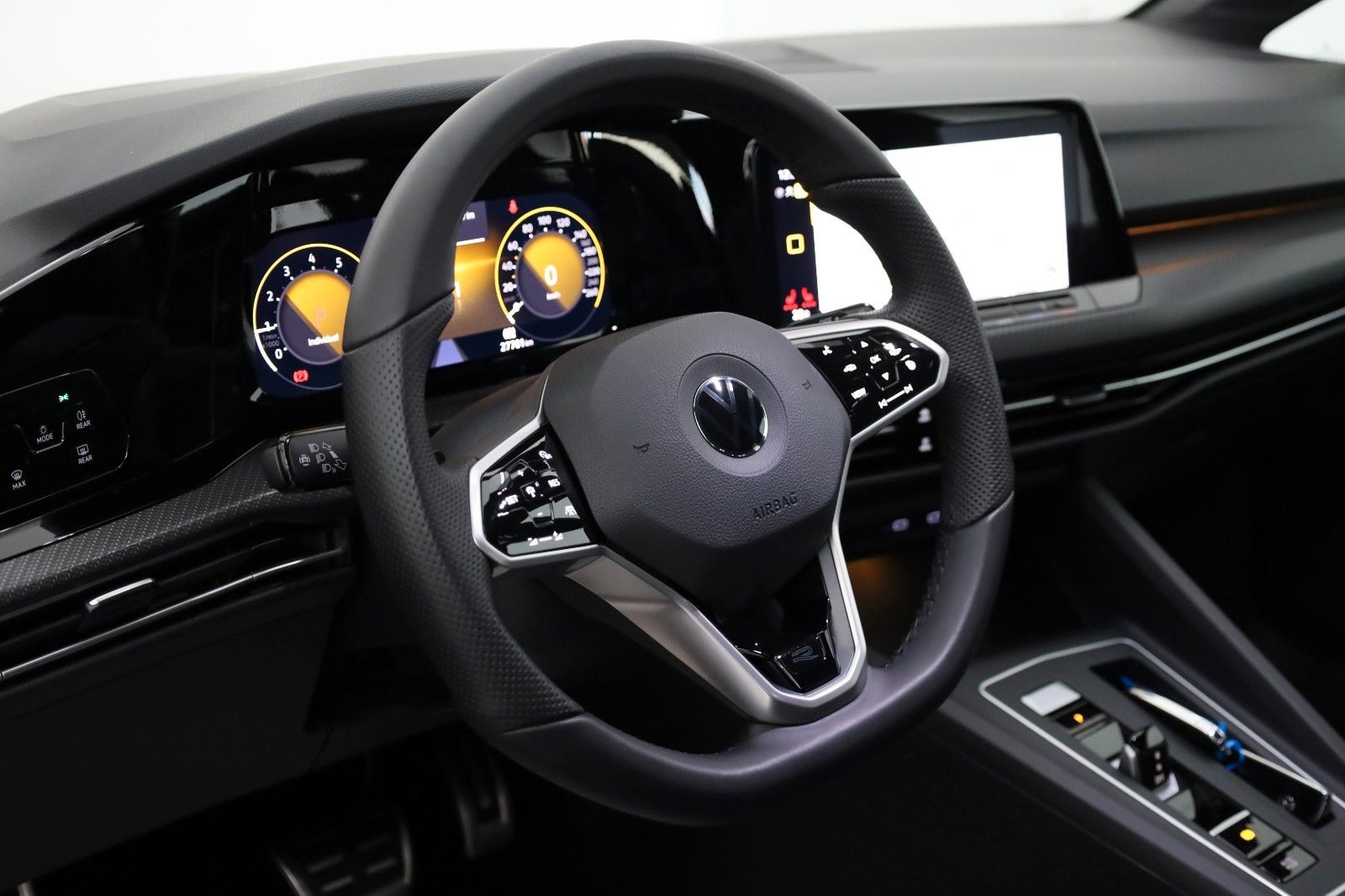 Fahrzeugabbildung Volkswagen Golf VIII Variant R-Line eTSI Navi,LED,ACC,AHK