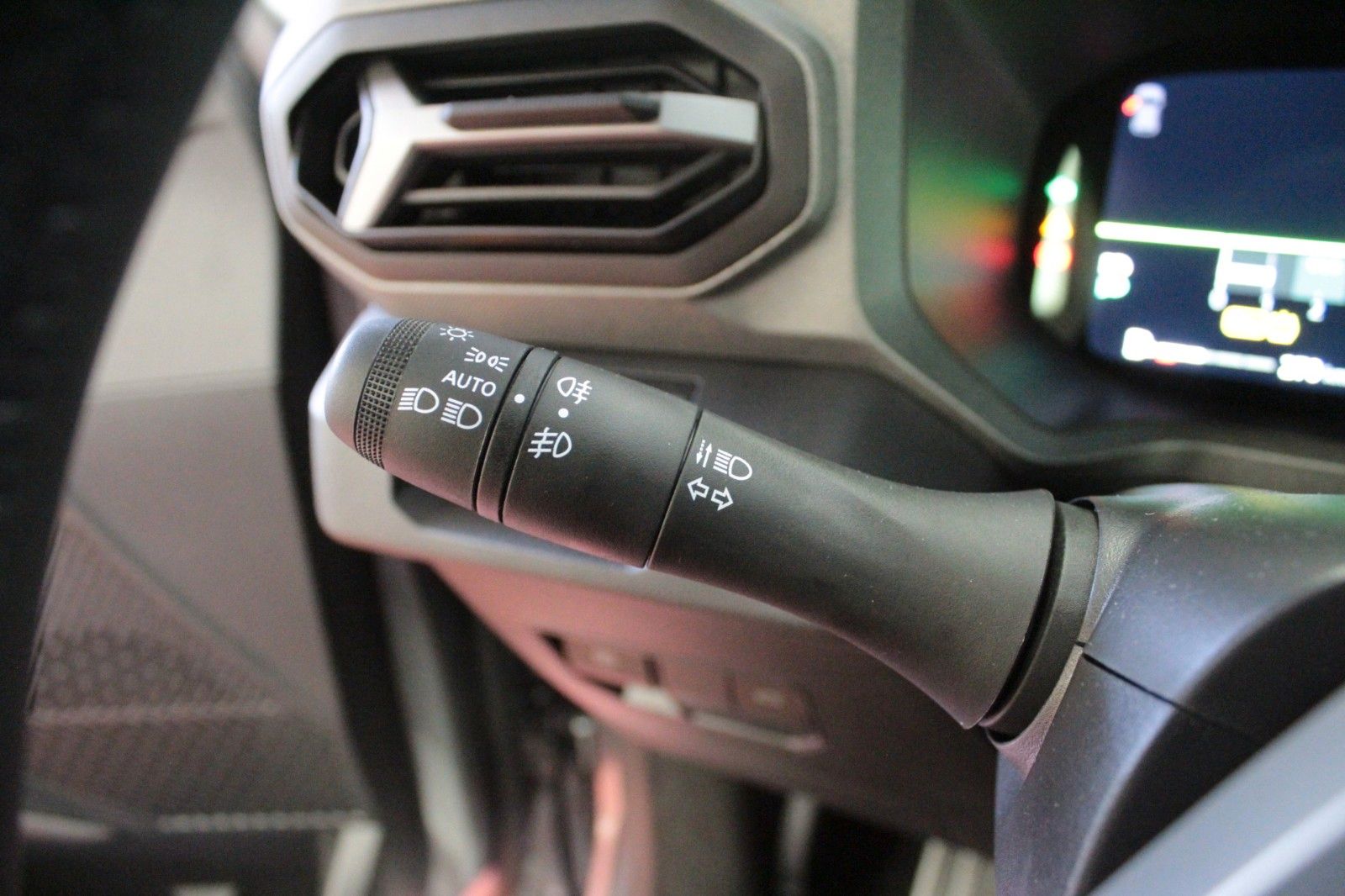 Fahrzeugabbildung Dacia Bigster hybrid   140 Journey   Winterpaket *City