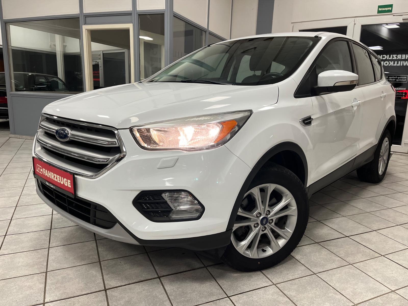 Ford Kuga 4x4 Titanium Automatik / Allrad /