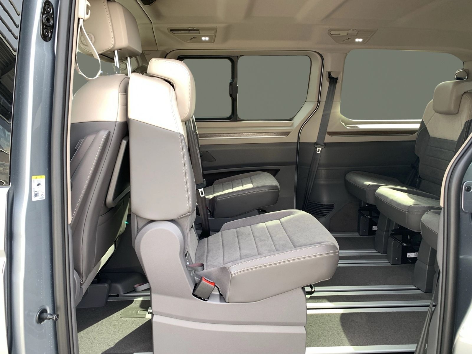 T7 Multivan 2.0 TDI Style LÜ, AHK, Navi, Sthzg,