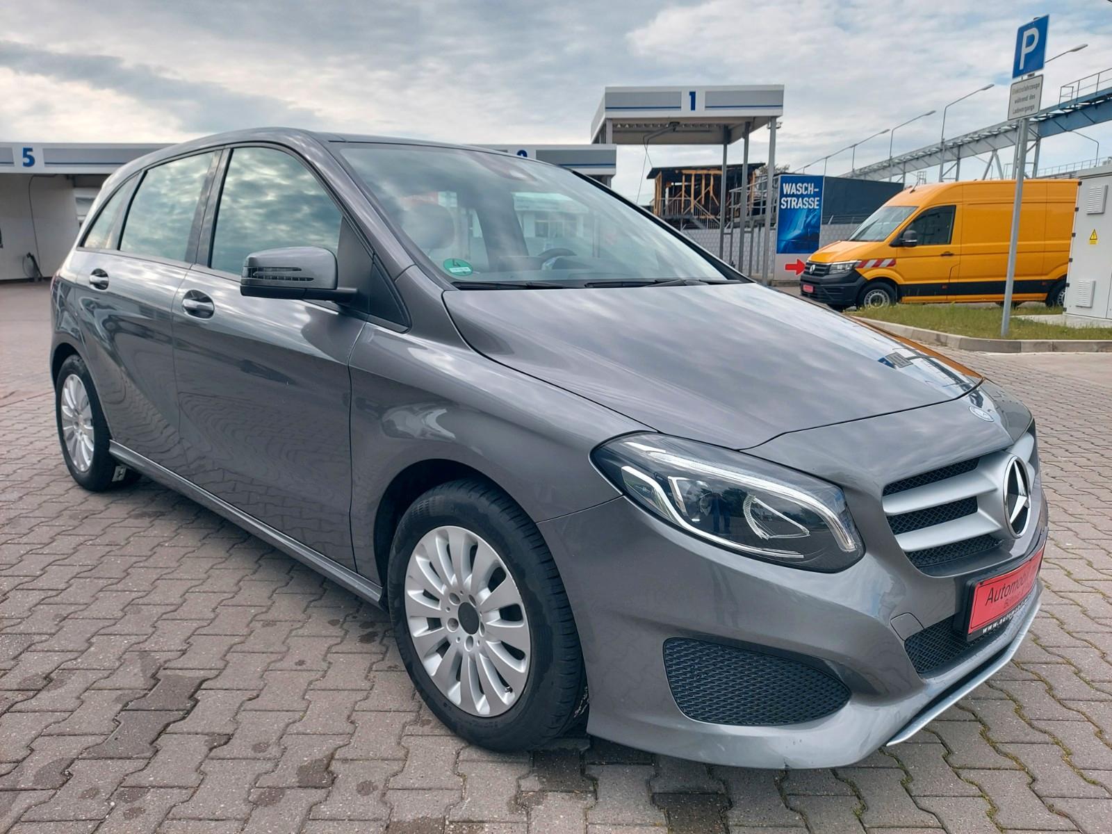 Mercedes-Benz B 200 CDI / d Autom. LED  Panorama Cam Sitzheiz