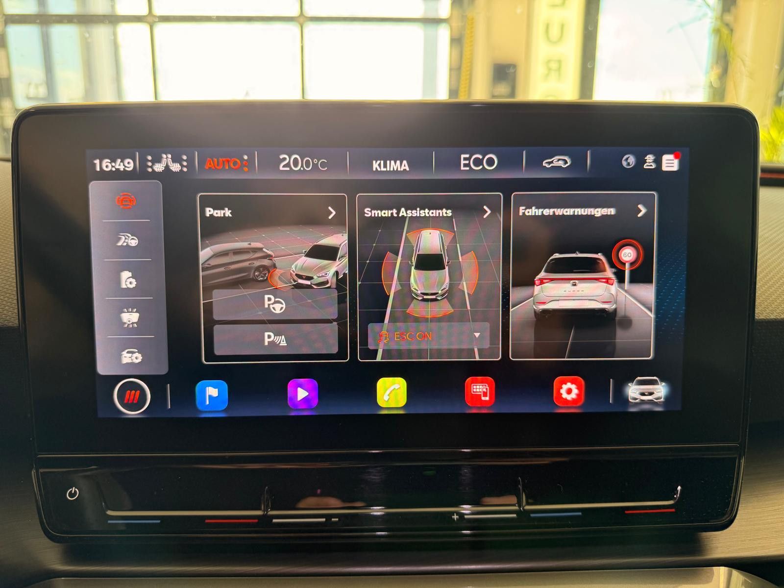 Fahrzeugabbildung CUPRA Leon Sportstourer VZ e-Hybrid/AHK/8.FACH BEREIFT