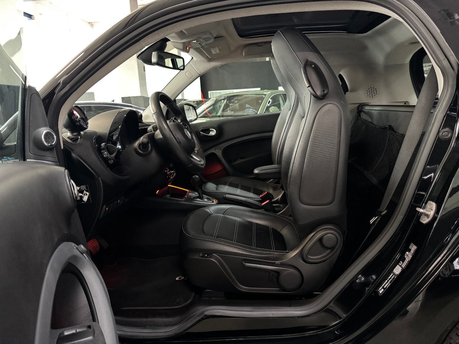 Fahrzeugabbildung Smart ForTwo Coupe EQ PRIME EXCLUSIVE ABSOLUT VOLL 22K