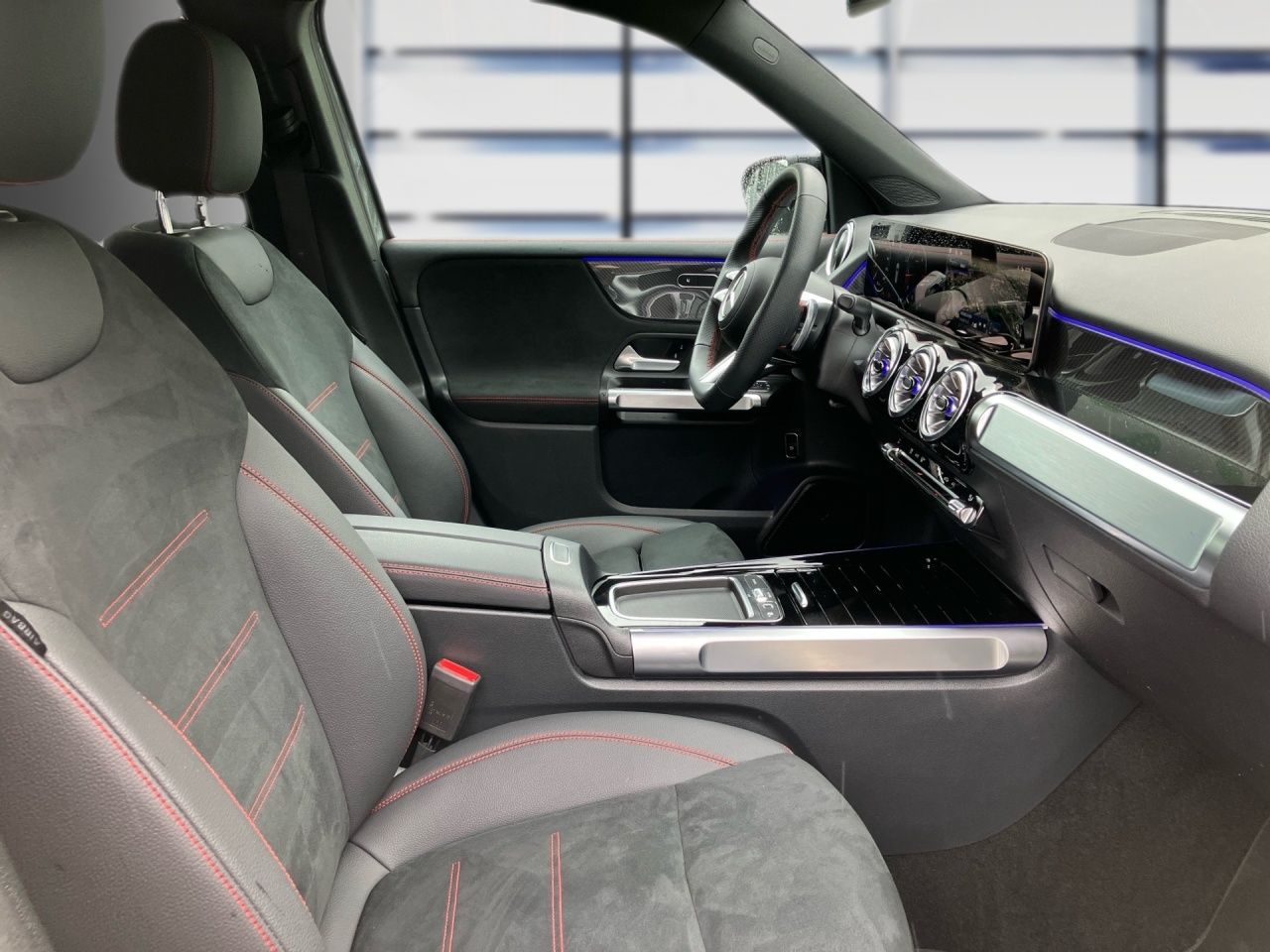 Fahrzeugabbildung Mercedes-Benz GLB 220 d 4M AMG AHK Night Multibeam KeylessGo