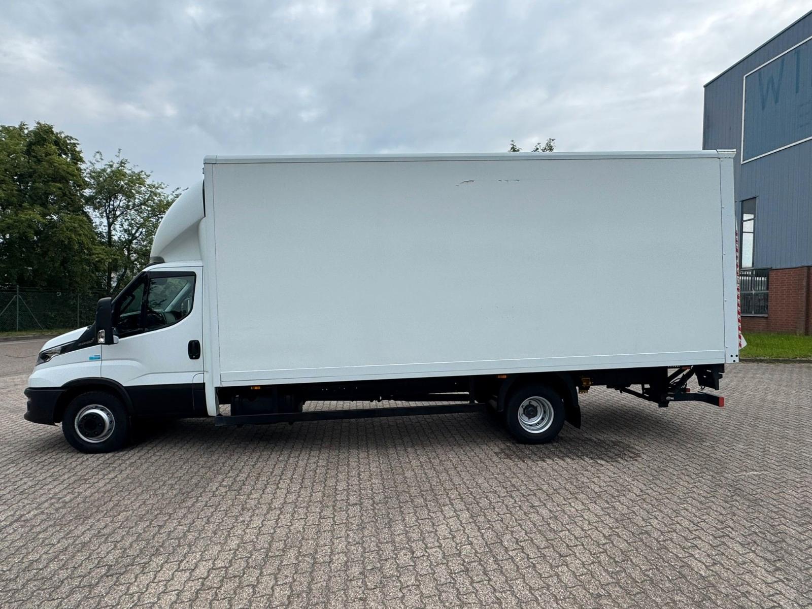 Iveco Daily 72C18 Hi Matic Koffer mit Ladebordwand