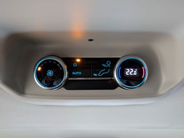 Ford Tourneo Custom Tit. 2.0 L1 NEUES MODELL