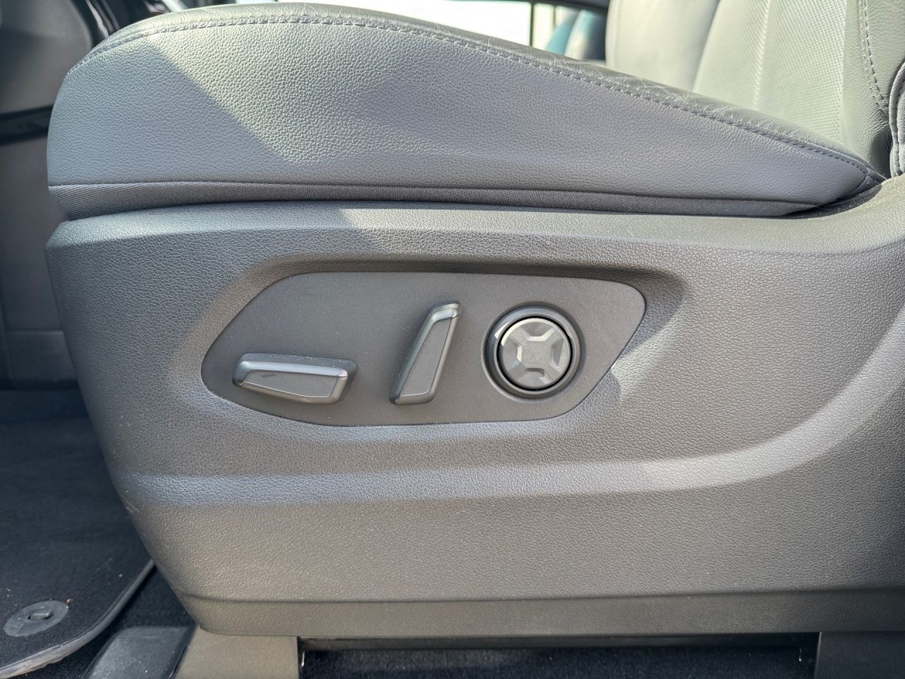 Fahrzeugabbildung Hyundai STARIA PRIME 9-SI*SITZKL*LED*PANO*DISTR*LHZ*360°