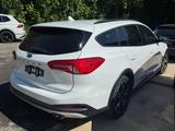Ford Focus Turnier Active Automatik AHK/B&O/HUD - Ford Focus: Weiß