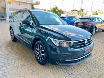 Volkswagen Tiguan - 3