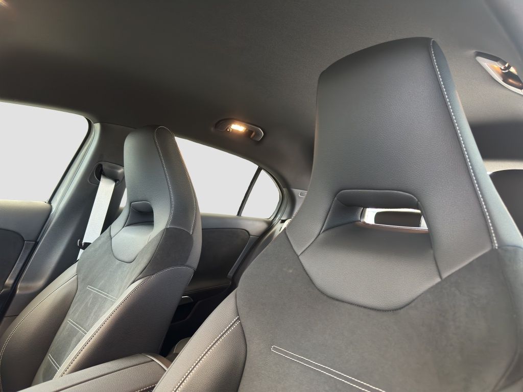 Fahrzeugabbildung Mercedes-Benz A 200 d AMG Line AMG*Night*Navi*PDC*ParkAss*RFK