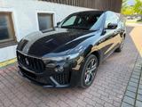 Maserati Levante GranSport Q4 - schwarze Maserati Levante