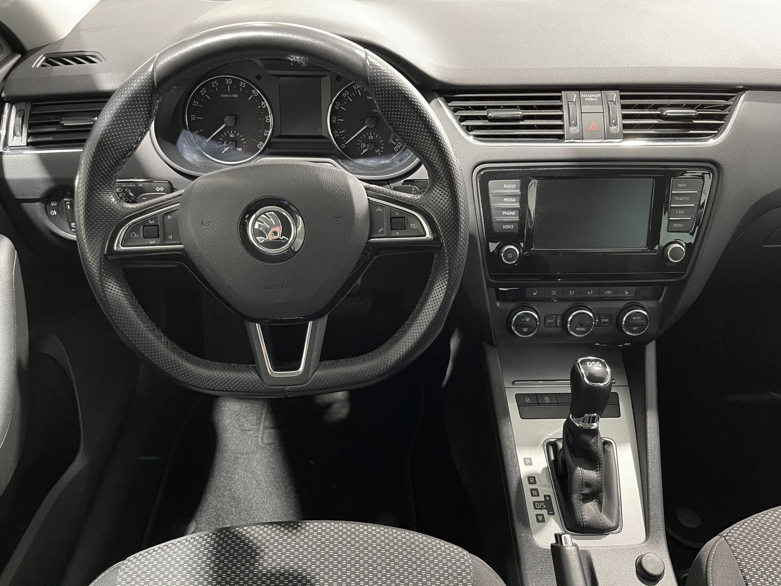 Fahrzeugabbildung SKODA Octavia Ambition 2.0 TDI*Navi*PDC*SHZ*Temp*