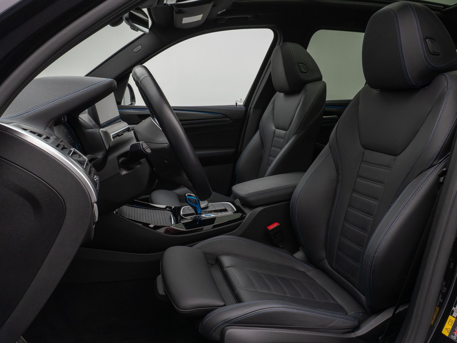 Fahrzeugabbildung BMW iX3 Impressive M Sport Panorama 360°HUD DAB H/K