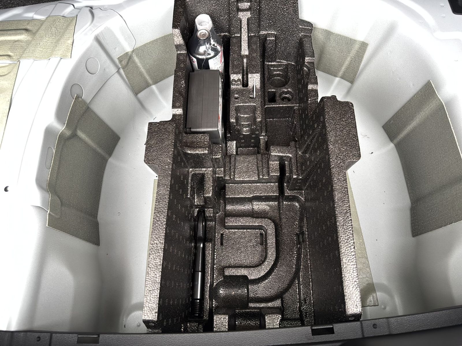 Fabia 1.0 TSI Selection, Vorbereitung AHK, LED,