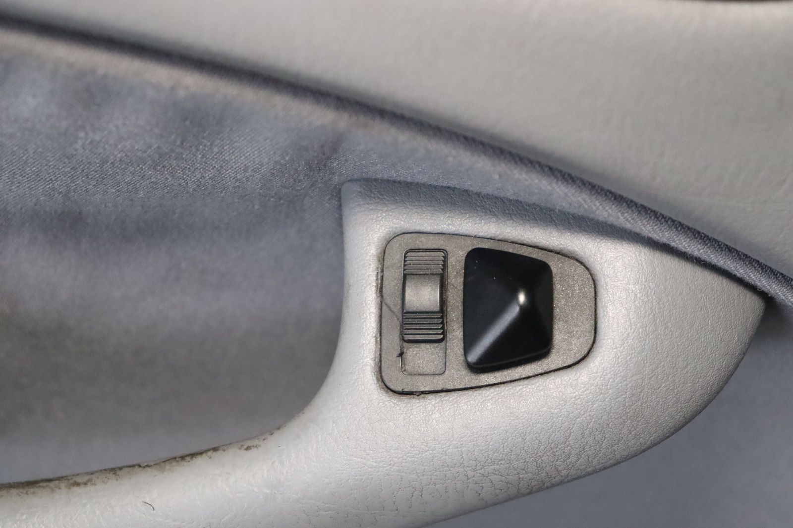 Fahrzeugabbildung BMW 320 i * Xenon * PDC * Klimaautom. *
