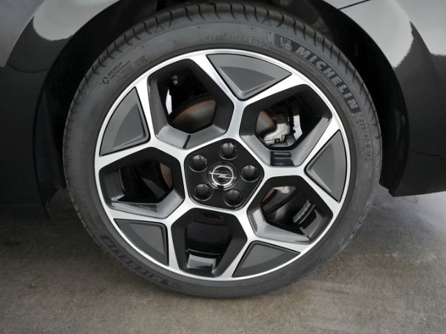 Astra L ST ULTIMATE AT+NAVI+360 GRAD KAMERA+SCHI