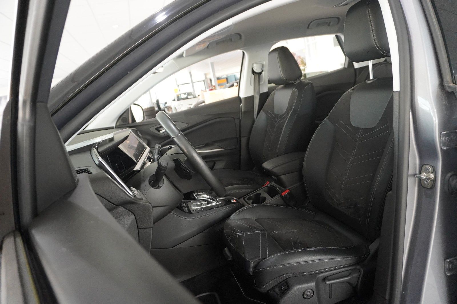 Fahrzeugabbildung Opel Grandland (X) ULTIMATE 4HYBRID NAVI/LED/SPORT/SH