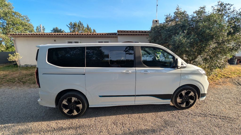Image of Ford Tourneo