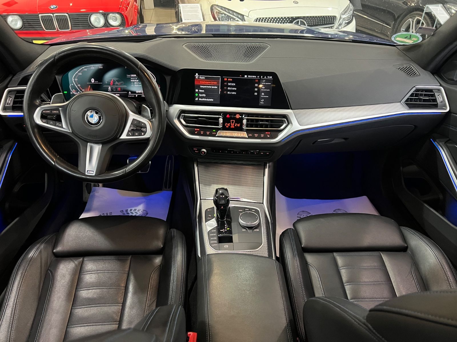 Fahrzeugabbildung BMW 330 i M Sport * Head-Up *Ambiente* LEDER *