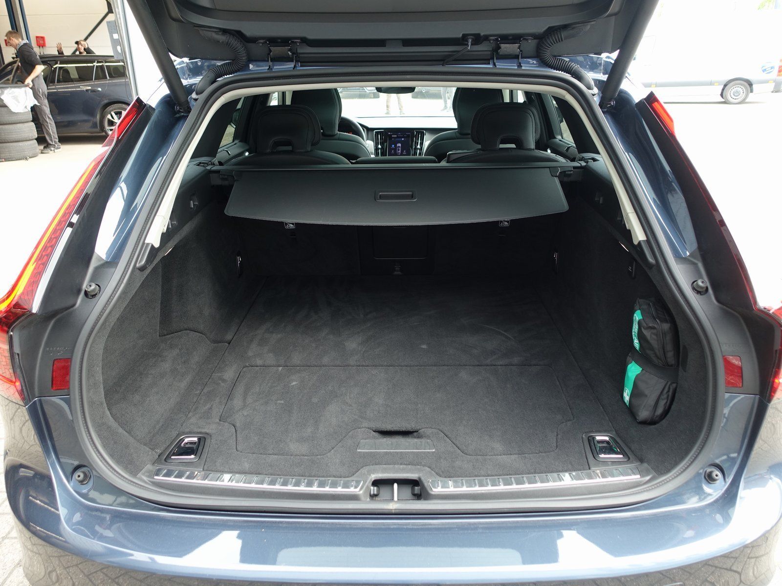 Volvo V90 Plus Dark T6 AWD Plug-in/HeadUp/360°Cam foto 23
