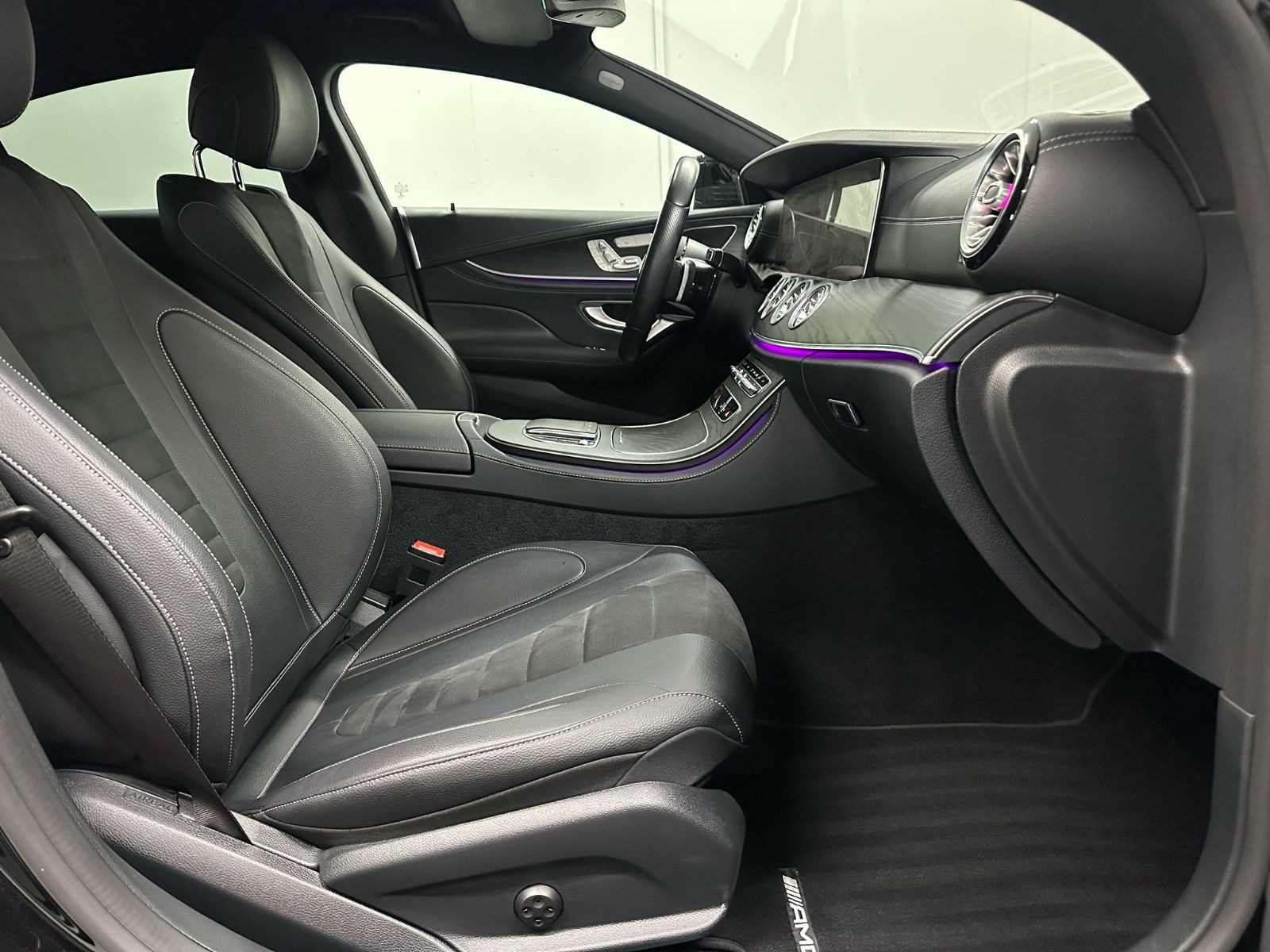 Fahrzeugabbildung Mercedes-Benz CLS 300 d 4MATIC AMG-LINE*NIGHT*KAMERA*AMBILI*