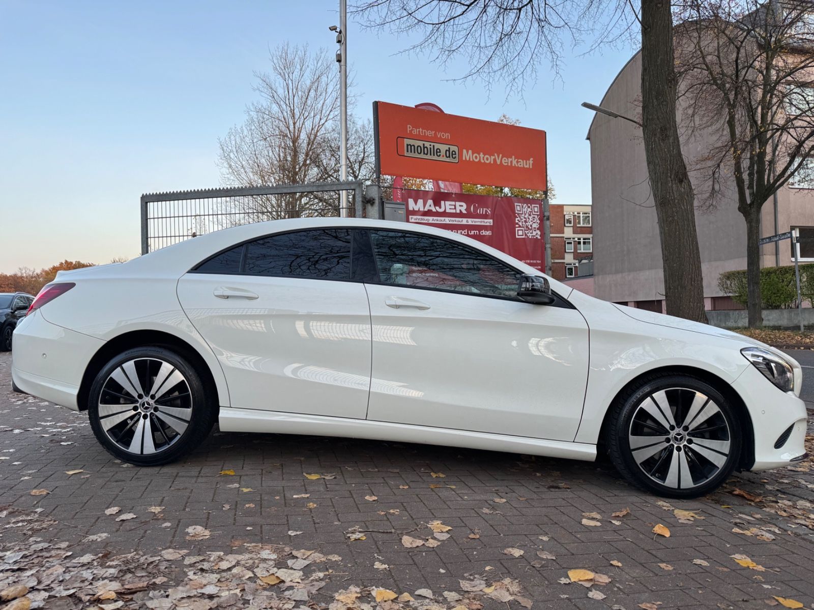 Fahrzeugabbildung Mercedes-Benz CLA 180*PANO*LED*CARPLAY*CAM*NAVI