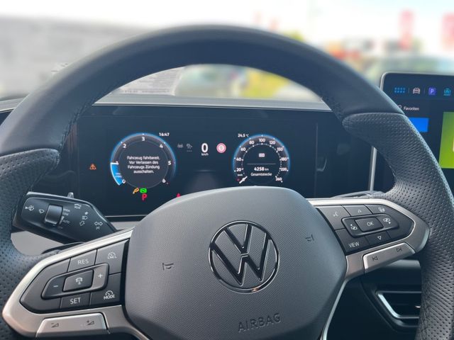 Tiguan 2.0 TDI 4M DSG R-LINE BLACKSTYLE AHK+KAM+