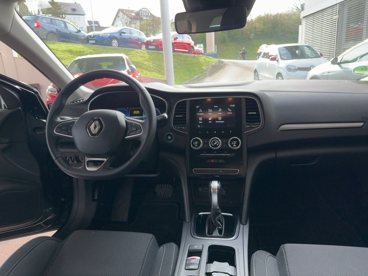 Fahrzeugabbildung Renault Megane Equilibre Plug-in Hybrid 160 Kamera GJR