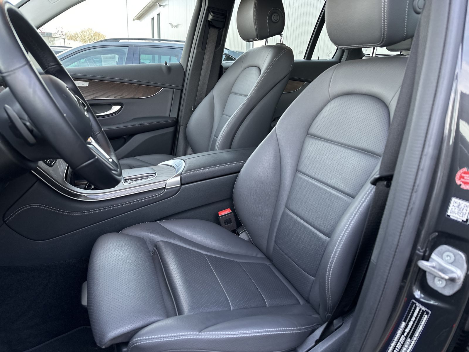 Fahrzeugabbildung Mercedes-Benz GLC 400d 4Matic AMG-Line NAV+LED+KAMERA+20ZO+1HD