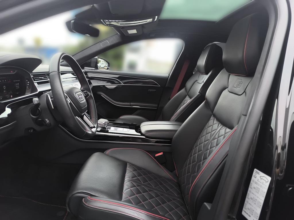 Audi S8