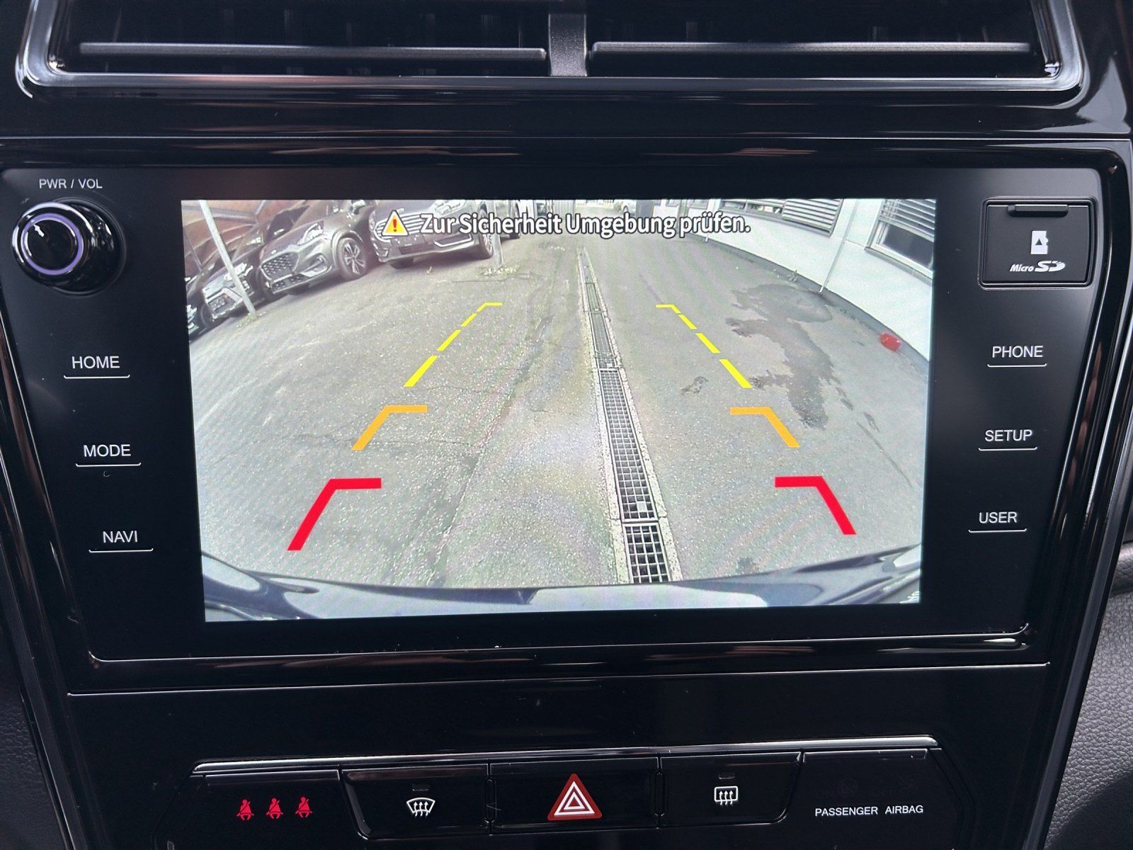 Fahrzeugabbildung Ssangyong Tivoli Fizz 1.5 T-GDI KAMERA/SHZ/NAVI/PDC/DAB/