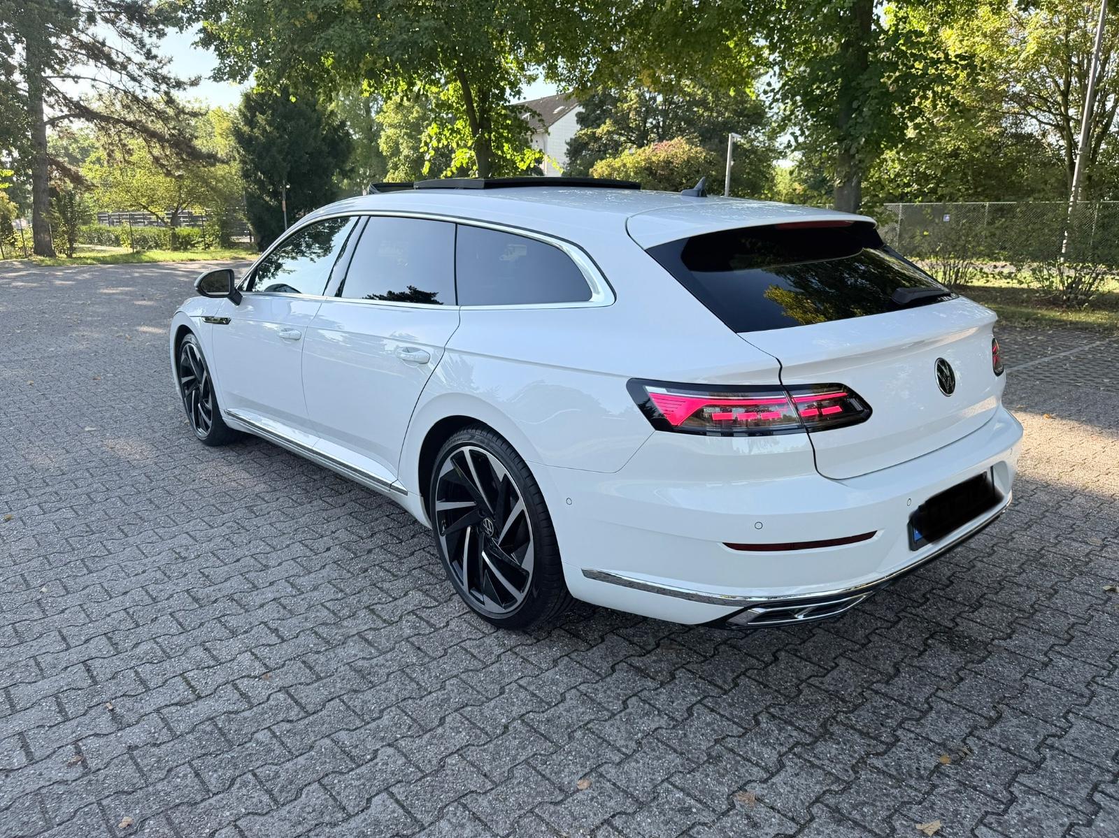 Volkswagen Arteon Shooting Brake R-Line PANO Matrix AHK STH