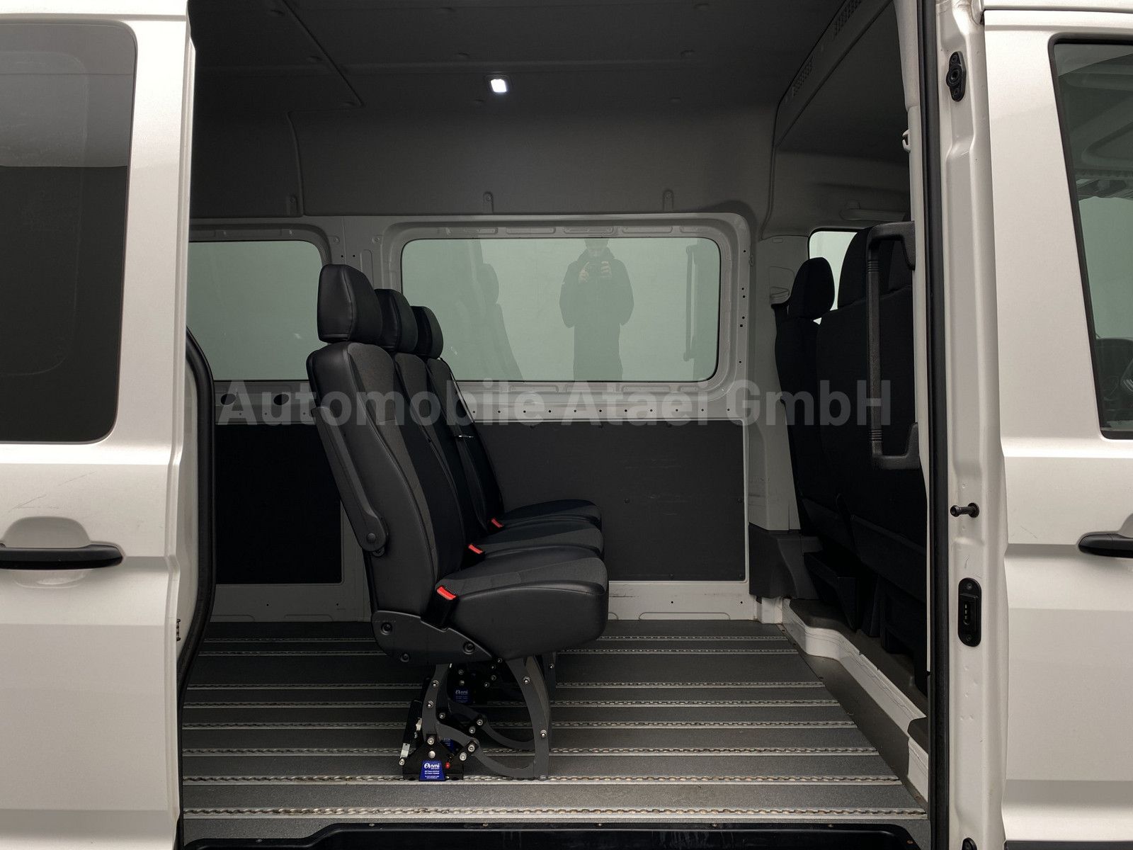 Fahrzeugabbildung Volkswagen Crafter 35 *MAXI* Rollstuhl-Lift (2871)